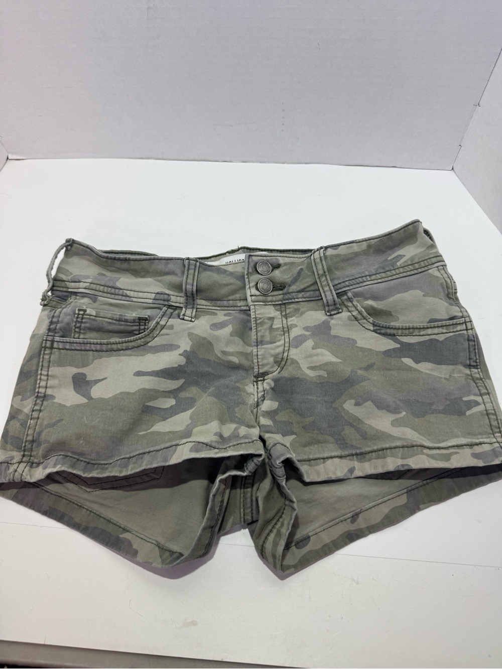 of Hollister Co. Women's Low-Rise Camouflage Shorts, Size 2